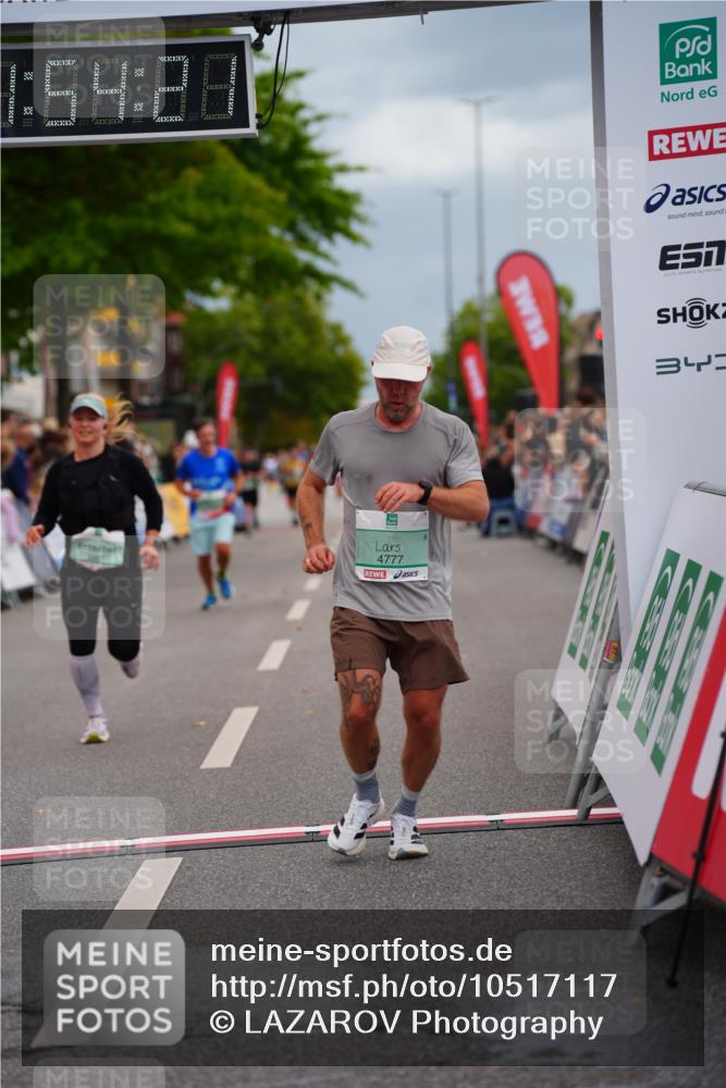 20.09.2026 - PSD Bank Halbmarathon LAZAROV Photography http://msf.ph/oto/10517117 20.09.2026 11:54:20 Ziel 1642, 2594, 2727, 2987, 3654, 4777 meine-sportfotos.de
