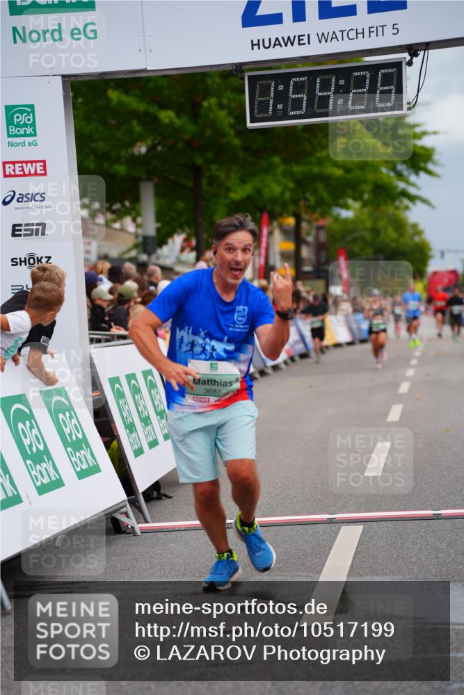 20.09.2026 - PSD Bank Halbmarathon LAZAROV Photography http://msf.ph/oto/10517199 20.09.2026 11:54:26 Ziel 2987, 3687, 4777 meine-sportfotos.de