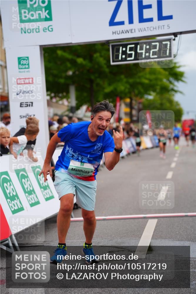 20.09.2026 - PSD Bank Halbmarathon LAZAROV Photography http://msf.ph/oto/10517219 20.09.2026 11:54:26 Ziel 2987, 3687, 4777 meine-sportfotos.de