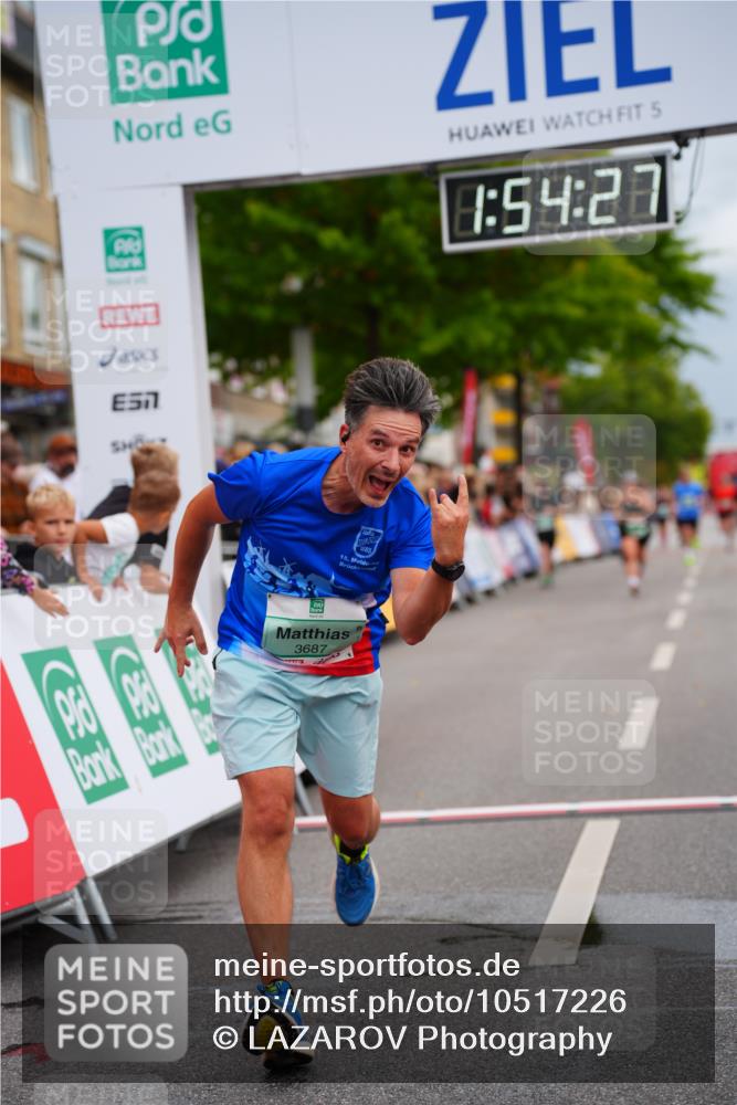 20.09.2026 - PSD Bank Halbmarathon LAZAROV Photography http://msf.ph/oto/10517226 20.09.2026 11:54:26 Ziel 2987, 3687, 4777 meine-sportfotos.de