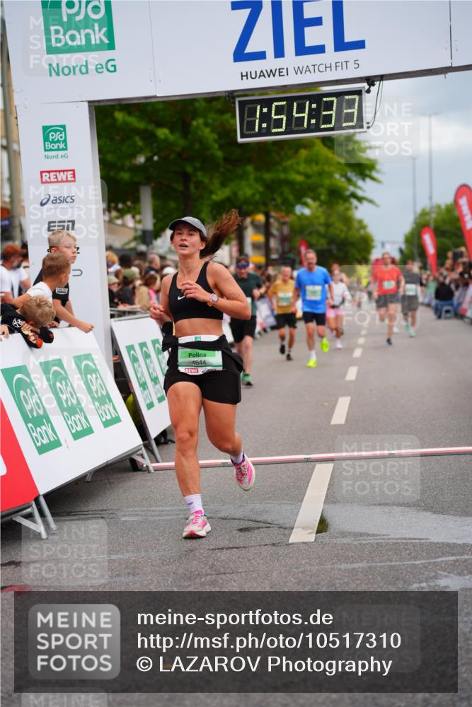 20.09.2026 - PSD Bank Halbmarathon LAZAROV Photography http://msf.ph/oto/10517310 20.09.2026 11:54:33 Ziel 1067, 2123, 3687, 4644 meine-sportfotos.de