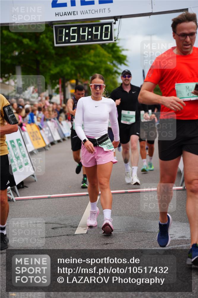 20.09.2026 - PSD Bank Halbmarathon LAZAROV Photography http://msf.ph/oto/10517432 20.09.2026 11:54:39 Ziel 1067, 1094, 2123, 2313, 2647, 3351, 3386, 3426, 4569, 4644, 4755 meine-sportfotos.de