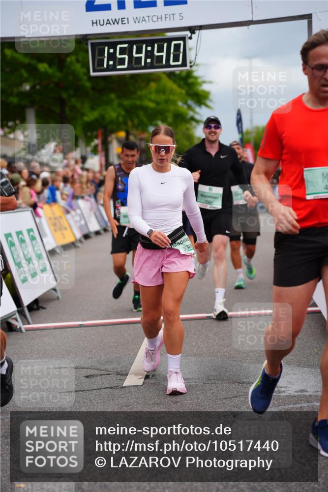 20.09.2026 - PSD Bank Halbmarathon LAZAROV Photography http://msf.ph/oto/10517440 20.09.2026 11:54:39 Ziel 1067, 1094, 2123, 2313, 2647, 3351, 3386, 3426, 4569, 4644, 4755 meine-sportfotos.de
