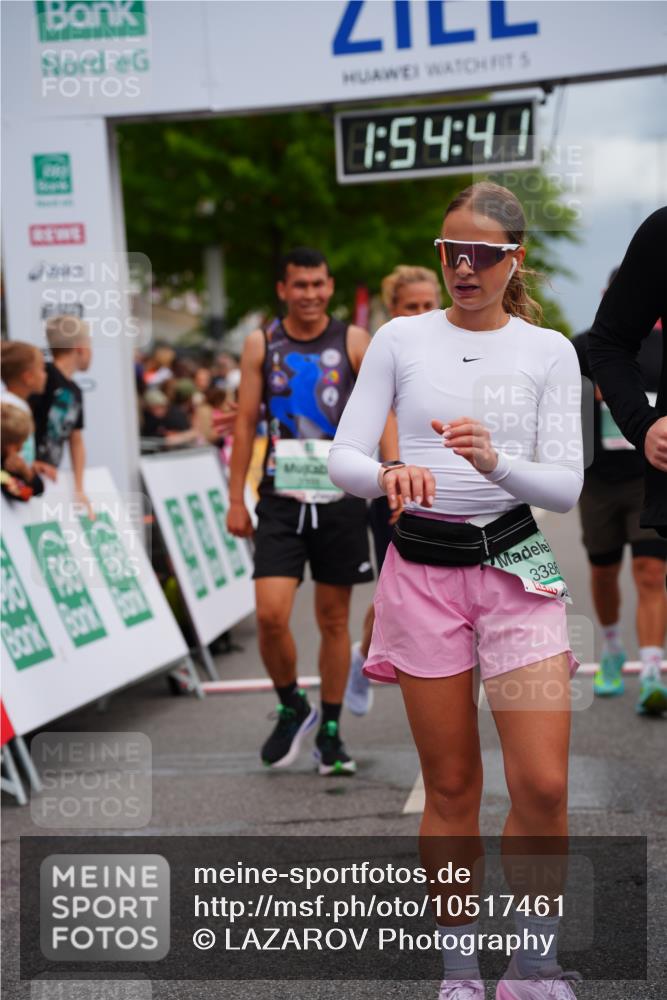 20.09.2026 - PSD Bank Halbmarathon LAZAROV Photography http://msf.ph/oto/10517461 20.09.2026 11:54:41 Ziel 1067, 1094, 2123, 2313, 2647, 3351, 3386, 3426, 4569, 4755 meine-sportfotos.de