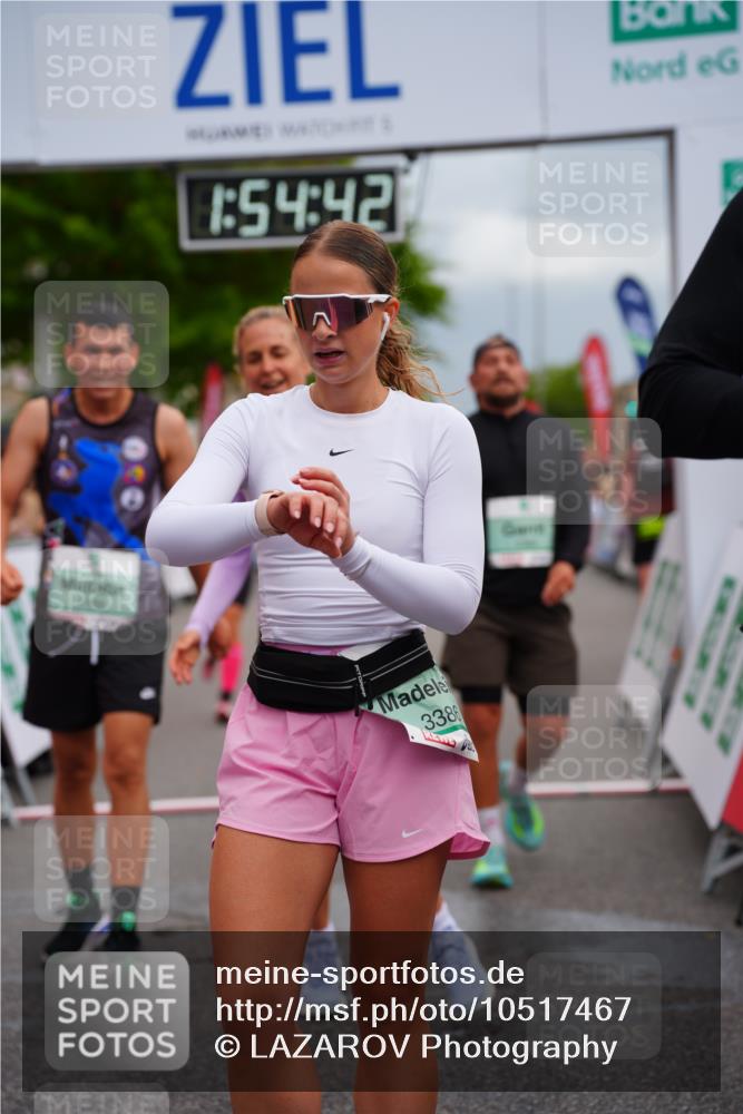 20.09.2026 - PSD Bank Halbmarathon LAZAROV Photography http://msf.ph/oto/10517467 20.09.2026 11:54:42 Ziel 1067, 1094, 2123, 2313, 2647, 3351, 3386, 3426, 4569, 4755 meine-sportfotos.de