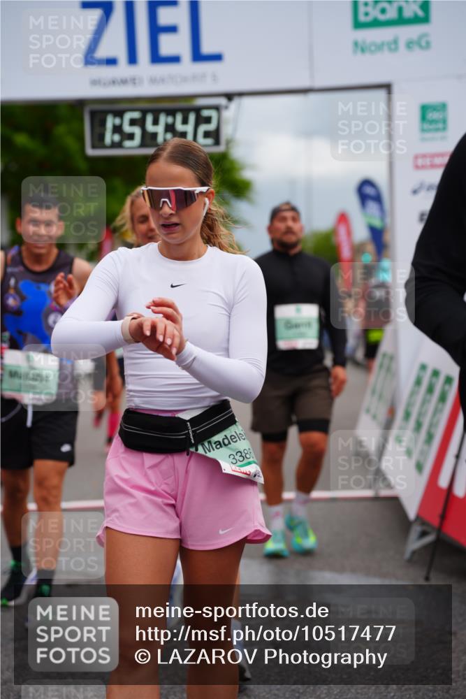 20.09.2026 - PSD Bank Halbmarathon LAZAROV Photography http://msf.ph/oto/10517477 20.09.2026 11:54:42 Ziel 1067, 1094, 2123, 2313, 2647, 3351, 3386, 3426, 4569, 4755 meine-sportfotos.de