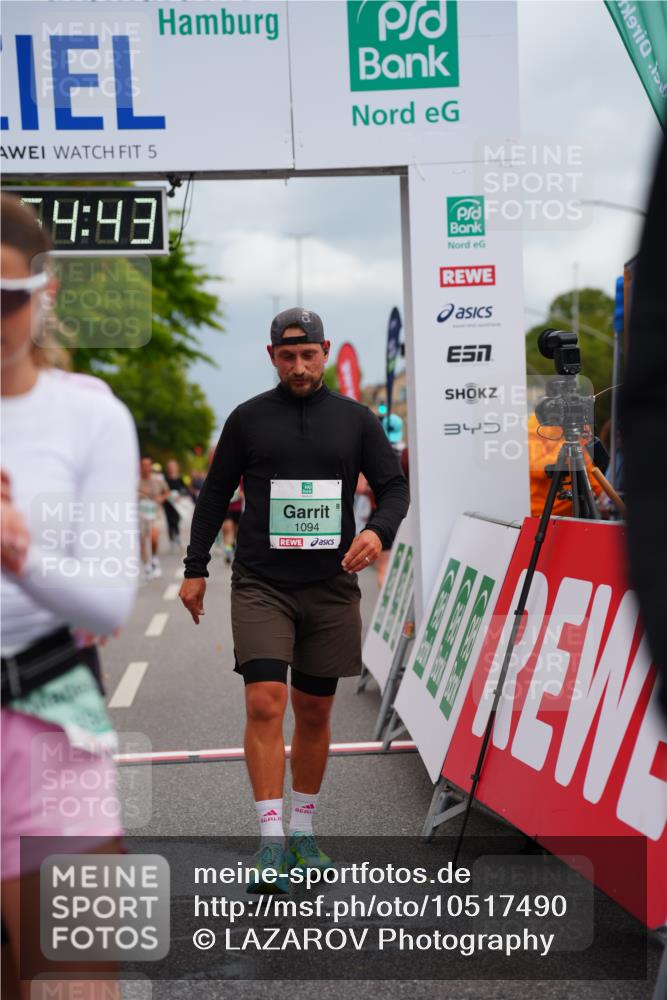 20.09.2026 - PSD Bank Halbmarathon LAZAROV Photography http://msf.ph/oto/10517490 20.09.2026 11:54:42 Ziel 1067, 1094, 2123, 2313, 2647, 3351, 3386, 3426, 4569, 4755 meine-sportfotos.de