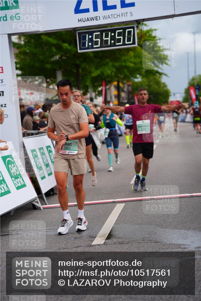 20.09.2026 - PSD Bank Halbmarathon LAZAROV Photography http://msf.ph/oto/10517561 20.09.2026 11:54:49 Ziel 1094, 1133, 2059, 2647, 2669, 3372, 3916 meine-sportfotos.de