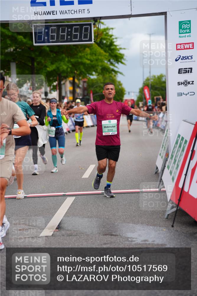 20.09.2026 - PSD Bank Halbmarathon LAZAROV Photography http://msf.ph/oto/10517569 20.09.2026 11:54:50 Ziel 1133, 2059, 2647, 2669, 3372, 3893, 3916 meine-sportfotos.de