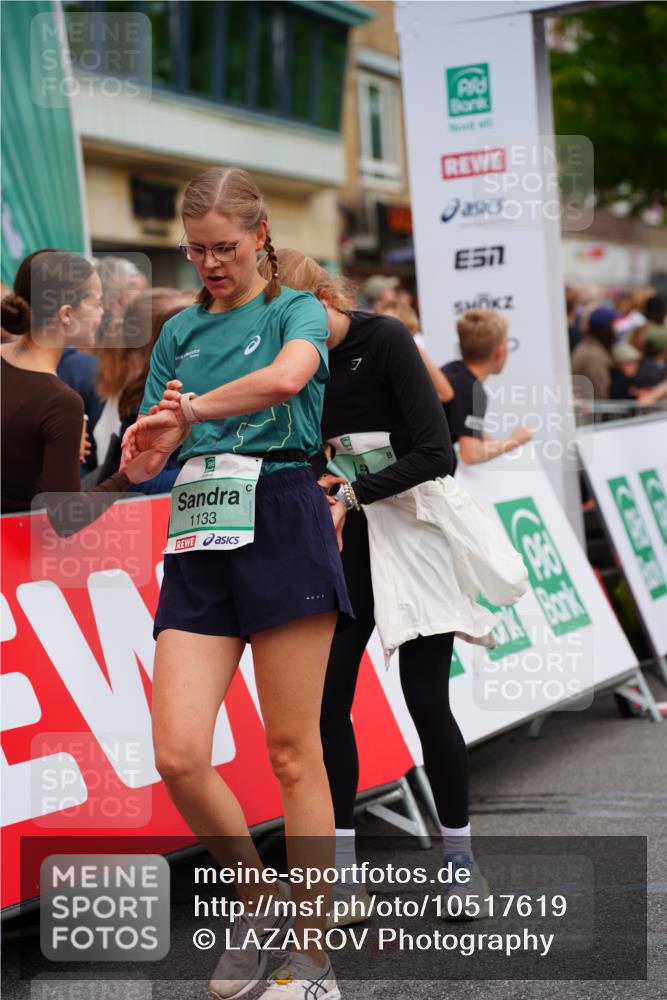 20.09.2026 - PSD Bank Halbmarathon LAZAROV Photography http://msf.ph/oto/10517619 20.09.2026 11:54:53 Ziel 1133, 1433, 2059, 2669, 3115, 3372, 3893, 3916 meine-sportfotos.de
