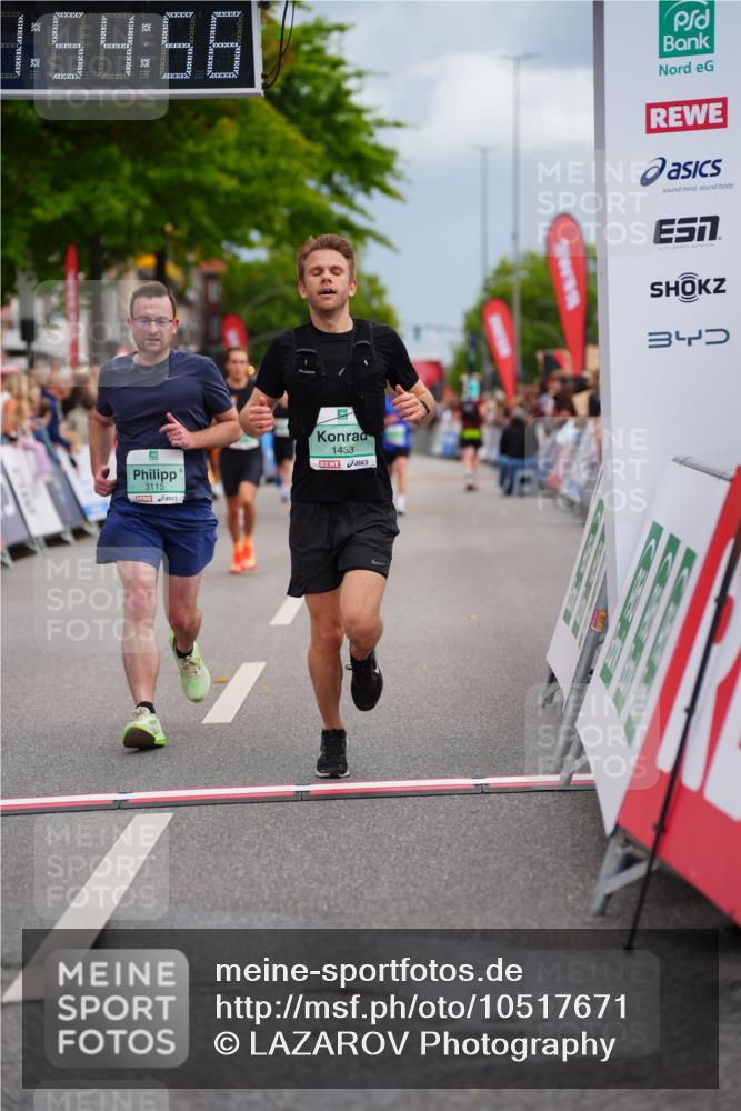 20.09.2026 - PSD Bank Halbmarathon LAZAROV Photography http://msf.ph/oto/10517671 20.09.2026 11:54:55 Ziel 1133, 1433, 2059, 2669, 3115, 3372, 3893, 3916 meine-sportfotos.de