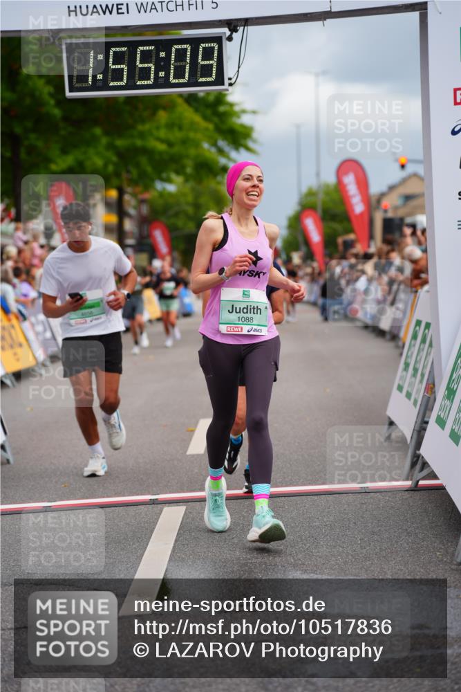 20.09.2026 - PSD Bank Halbmarathon LAZAROV Photography http://msf.ph/oto/10517836 20.09.2026 11:55:08 Ziel 1088, 1178, 1184, 3713, 4447, 4645, 4656, 4720 meine-sportfotos.de