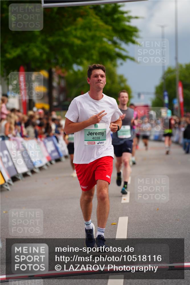 20.09.2026 - PSD Bank Halbmarathon LAZAROV Photography http://msf.ph/oto/10518116 20.09.2026 11:55:36 Ziel 3028, 3091, 3898, 4039 meine-sportfotos.de