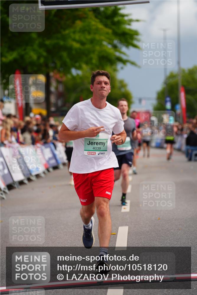 20.09.2026 - PSD Bank Halbmarathon LAZAROV Photography http://msf.ph/oto/10518120 20.09.2026 11:55:36 Ziel 3028, 3091, 3898, 4039 meine-sportfotos.de