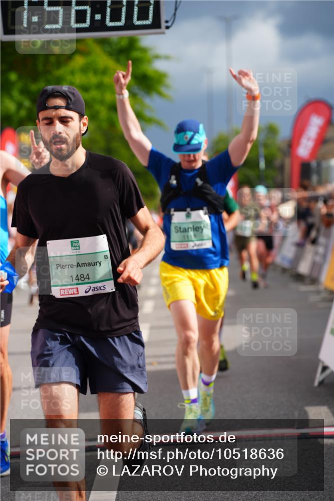 20.09.2026 - PSD Bank Halbmarathon LAZAROV Photography http://msf.ph/oto/10518636 20.09.2026 11:55:59 Ziel 1118, 1289, 1484, 1900, 2067, 2808, 3012, 3284, 3401, 3634, 3809, 3811, 4728 meine-sportfotos.de