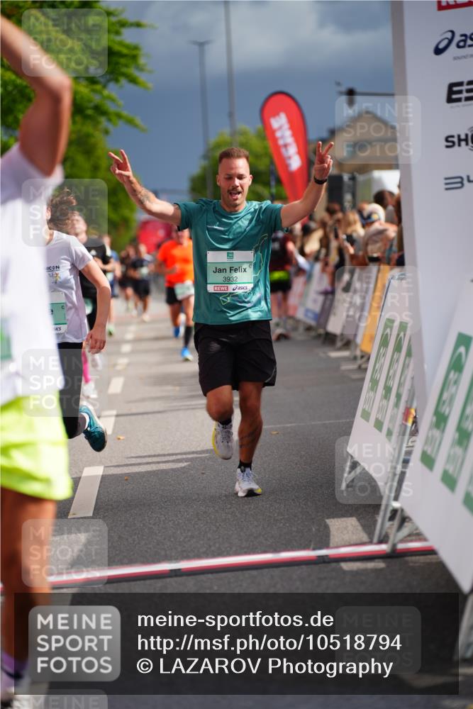 20.09.2026 - PSD Bank Halbmarathon LAZAROV Photography http://msf.ph/oto/10518794 20.09.2026 11:56:13 Ziel 1260, 1272, 1872, 1887, 2955, 3441, 3932, 4224, 4341, 4716 meine-sportfotos.de