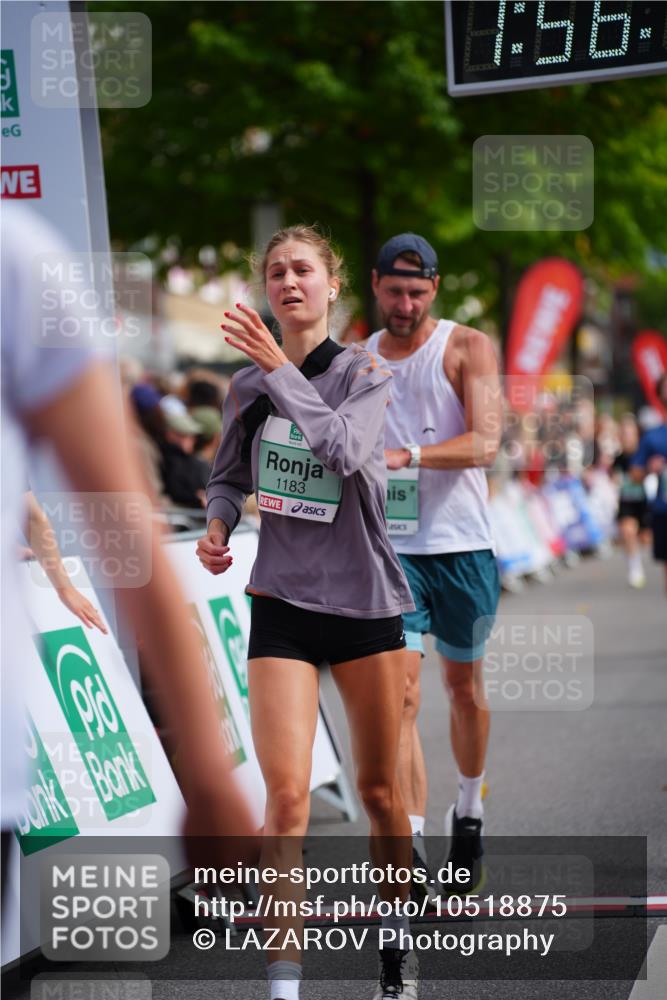 20.09.2026 - PSD Bank Halbmarathon LAZAROV Photography http://msf.ph/oto/10518875 20.09.2026 11:56:19 Ziel 1183, 1272, 1426, 1541, 1620, 2955, 3441, 3872, 3932, 3943, 4224 meine-sportfotos.de