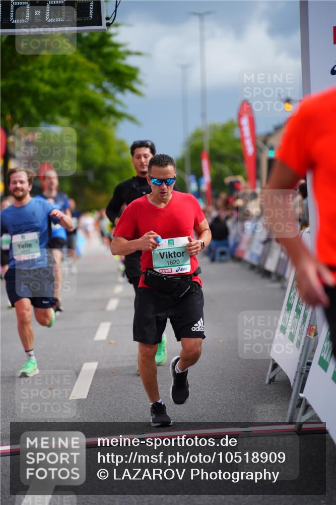 20.09.2026 - PSD Bank Halbmarathon LAZAROV Photography http://msf.ph/oto/10518909 20.09.2026 11:56:21 Ziel 1183, 1272, 1426, 1541, 1620, 2955, 3441, 3593, 3744, 3872, 3932, 3943, 4525, 4692 meine-sportfotos.de