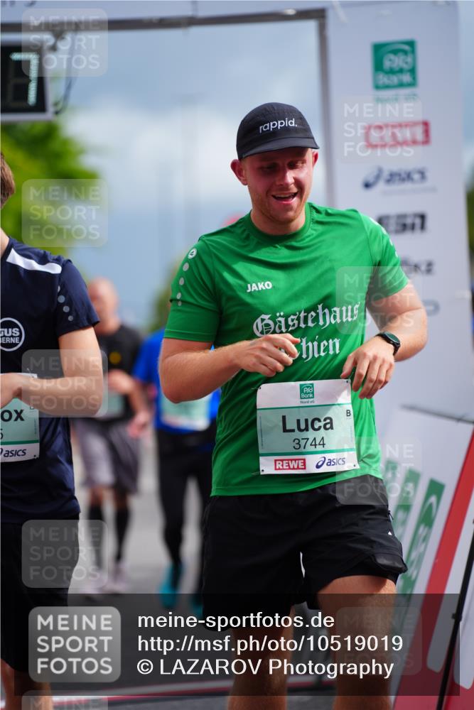 20.09.2026 - PSD Bank Halbmarathon LAZAROV Photography http://msf.ph/oto/10519019 20.09.2026 11:56:27 Ziel 1426, 1514, 1541, 1620, 1824, 2180, 3593, 3744, 3872, 3943, 4525, 4692 meine-sportfotos.de