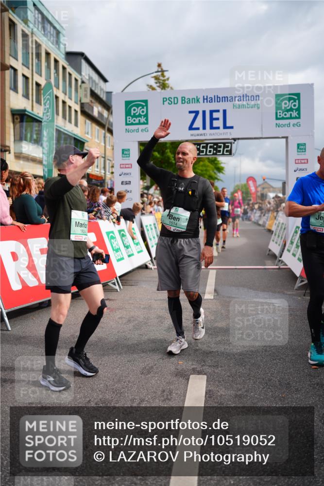 20.09.2026 - PSD Bank Halbmarathon LAZAROV Photography http://msf.ph/oto/10519052 20.09.2026 11:56:31 Ziel 1514, 1824, 1920, 2180, 2221, 2275, 2869, 2967, 3545, 3593, 3744, 4267, 4525, 4692 meine-sportfotos.de