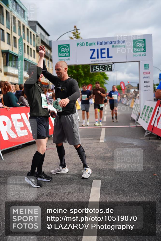 20.09.2026 - PSD Bank Halbmarathon LAZAROV Photography http://msf.ph/oto/10519070 20.09.2026 11:56:32 Ziel 1514, 1824, 1920, 2180, 2221, 2275, 2869, 2967, 3545, 3593, 3744, 4267, 4525, 4692 meine-sportfotos.de