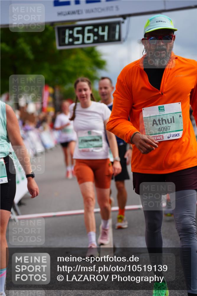 20.09.2026 - PSD Bank Halbmarathon LAZAROV Photography http://msf.ph/oto/10519139 20.09.2026 11:56:41 Ziel 1747, 1760, 2022, 2221, 2275, 2418, 2869, 2967, 3365, 4097, 4252, 4267, 4374 meine-sportfotos.de