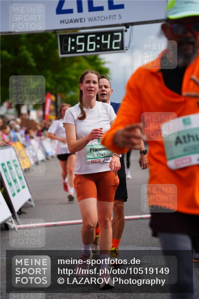 20.09.2026 - PSD Bank Halbmarathon LAZAROV Photography http://msf.ph/oto/10519149 20.09.2026 11:56:41 Ziel 1747, 1760, 2022, 2221, 2275, 2418, 2869, 2967, 3365, 4097, 4252, 4267, 4374 meine-sportfotos.de