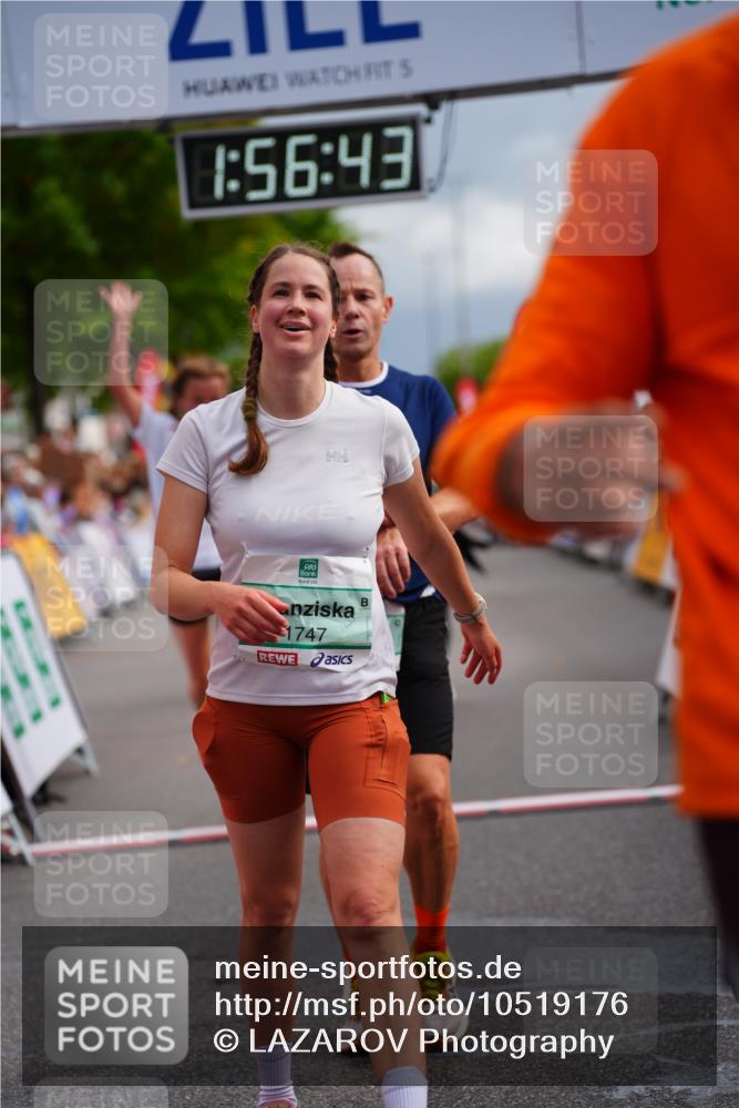 20.09.2026 - PSD Bank Halbmarathon LAZAROV Photography http://msf.ph/oto/10519176 20.09.2026 11:56:42 Ziel 1747, 1760, 2022, 2221, 2275, 2418, 2869, 3365, 4097, 4252, 4267, 4374 meine-sportfotos.de