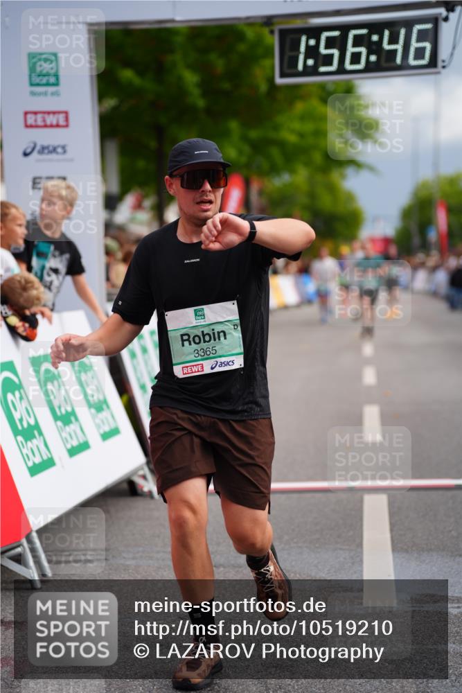 20.09.2026 - PSD Bank Halbmarathon LAZAROV Photography http://msf.ph/oto/10519210 20.09.2026 11:56:46 Ziel 1747, 1760, 2022, 2418, 3365, 4097, 4252, 4374 meine-sportfotos.de