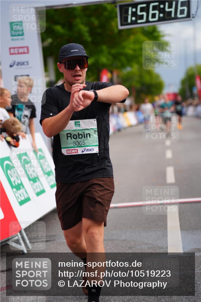 20.09.2026 - PSD Bank Halbmarathon LAZAROV Photography http://msf.ph/oto/10519223 20.09.2026 11:56:46 Ziel 1747, 1760, 2022, 2418, 3365, 4097, 4252, 4374 meine-sportfotos.de