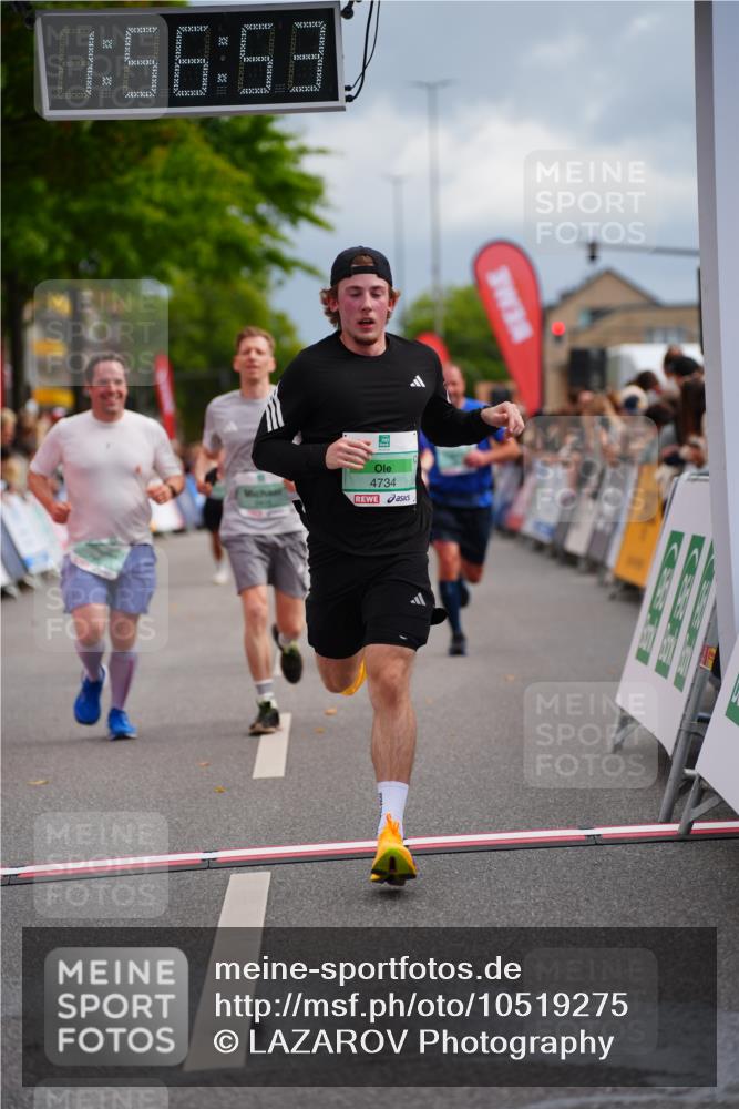 20.09.2026 - PSD Bank Halbmarathon LAZAROV Photography http://msf.ph/oto/10519275 20.09.2026 11:56:53 Ziel 1482, 1554, 1903, 2416, 3822, 4734 meine-sportfotos.de
