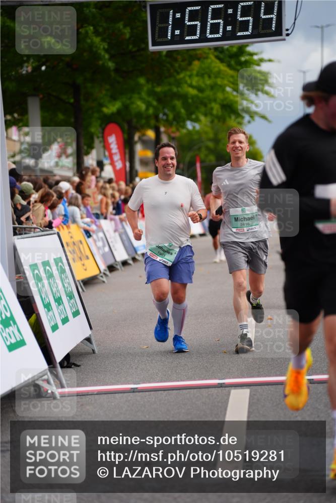 20.09.2026 - PSD Bank Halbmarathon LAZAROV Photography http://msf.ph/oto/10519281 20.09.2026 11:56:53 Ziel 1482, 1554, 1903, 2416, 3822, 4734 meine-sportfotos.de