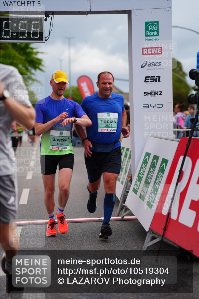 20.09.2026 - PSD Bank Halbmarathon LAZAROV Photography http://msf.ph/oto/10519304 20.09.2026 11:56:56 Ziel 1482, 1554, 1903, 2416, 3822, 3967, 4734 meine-sportfotos.de