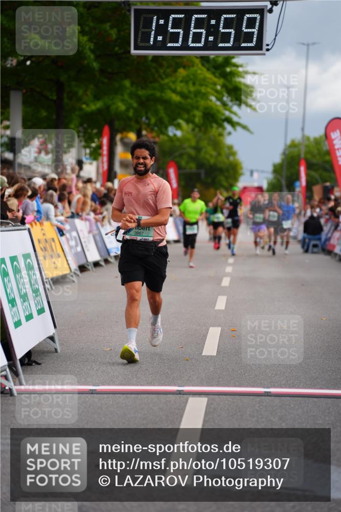 20.09.2026 - PSD Bank Halbmarathon LAZAROV Photography http://msf.ph/oto/10519307 20.09.2026 11:56:58 Ziel 1482, 1554, 1903, 2416, 3822, 3967, 4734 meine-sportfotos.de