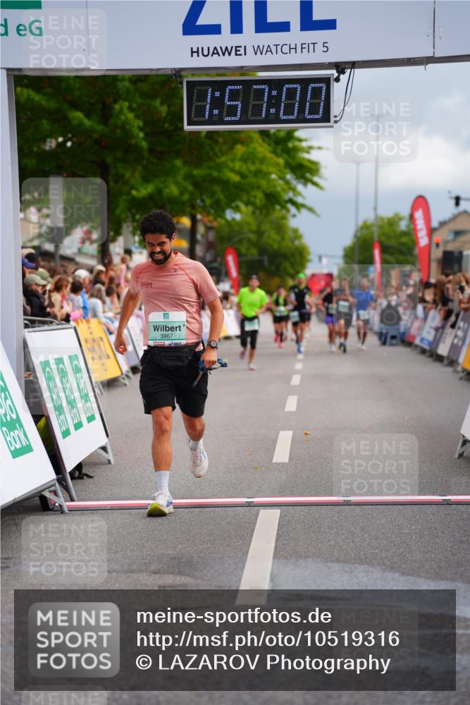 20.09.2026 - PSD Bank Halbmarathon LAZAROV Photography http://msf.ph/oto/10519316 20.09.2026 11:56:59 Ziel 1482, 1554, 1903, 2416, 3822, 3967, 4734 meine-sportfotos.de