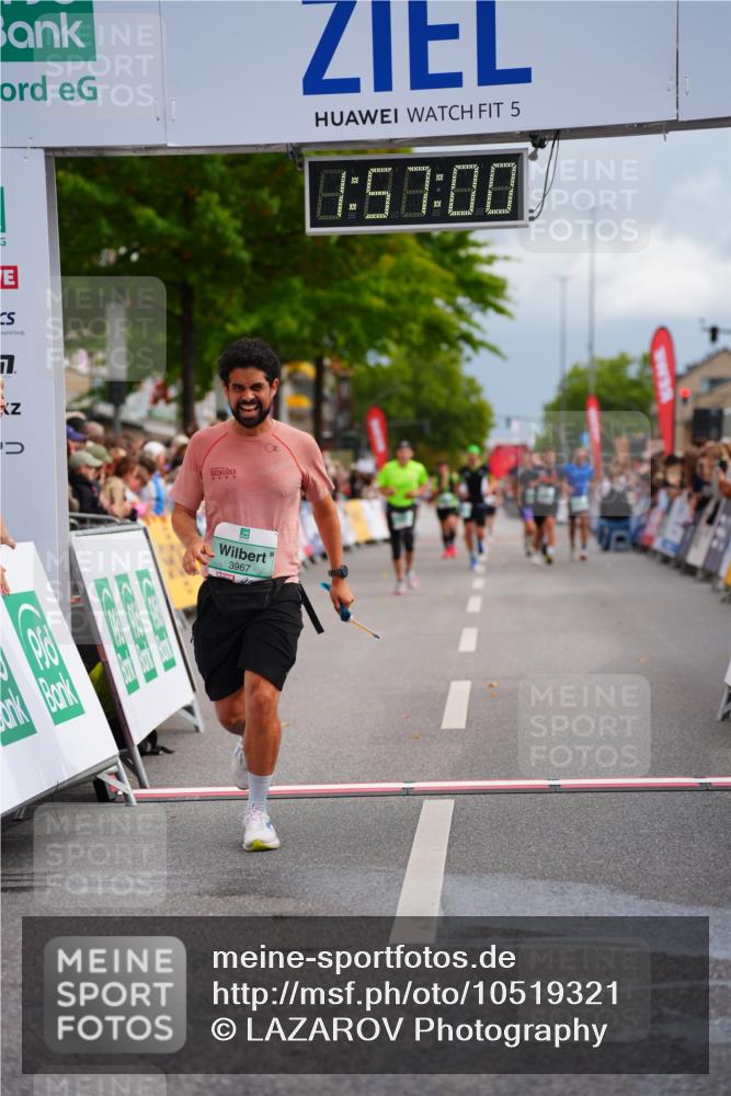 20.09.2026 - PSD Bank Halbmarathon LAZAROV Photography http://msf.ph/oto/10519321 20.09.2026 11:57:00 Ziel 1554, 1903, 2416, 3822, 3967, 4734 meine-sportfotos.de