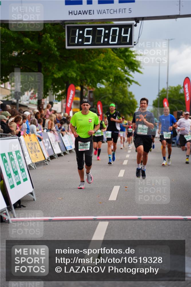 20.09.2026 - PSD Bank Halbmarathon LAZAROV Photography http://msf.ph/oto/10519328 20.09.2026 11:57:04 Ziel 2079, 3079, 3442, 3784, 3927, 3967, 4753 meine-sportfotos.de