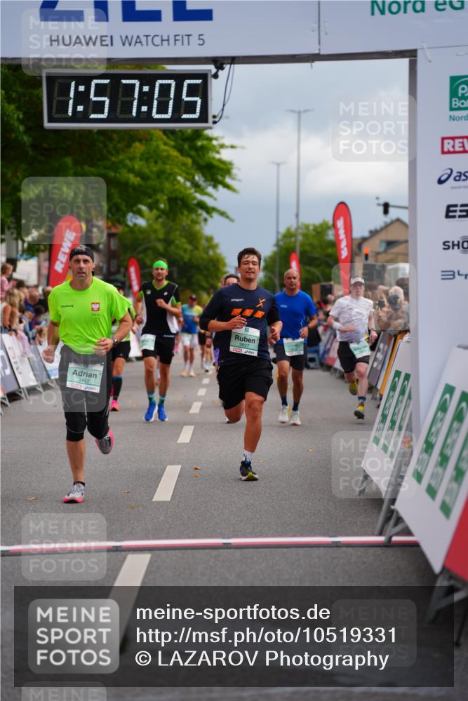 20.09.2026 - PSD Bank Halbmarathon LAZAROV Photography http://msf.ph/oto/10519331 20.09.2026 11:57:04 Ziel 2079, 3079, 3442, 3784, 3927, 3967, 4753 meine-sportfotos.de