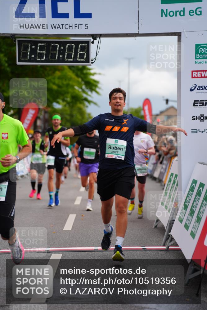 20.09.2026 - PSD Bank Halbmarathon LAZAROV Photography http://msf.ph/oto/10519356 20.09.2026 11:57:06 Ziel 2079, 2354, 3079, 3442, 3784, 3927, 3967, 4671, 4752, 4753 meine-sportfotos.de