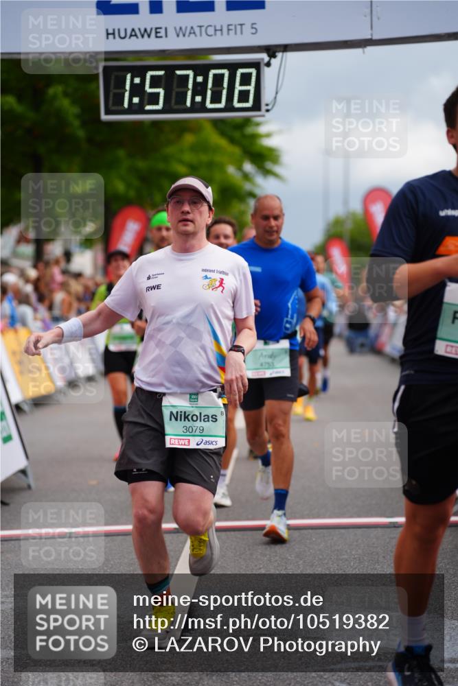 20.09.2026 - PSD Bank Halbmarathon LAZAROV Photography http://msf.ph/oto/10519382 20.09.2026 11:57:08 Ziel 1700, 2079, 2104, 2354, 3079, 3442, 3784, 3927, 4671, 4752, 4753 meine-sportfotos.de