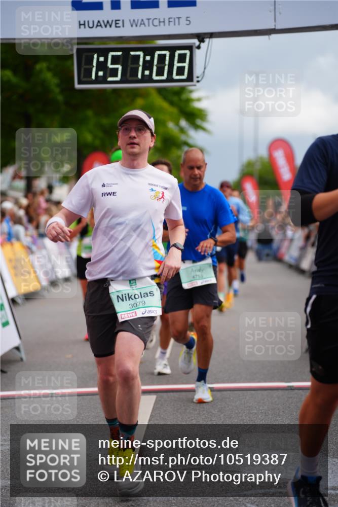 20.09.2026 - PSD Bank Halbmarathon LAZAROV Photography http://msf.ph/oto/10519387 20.09.2026 11:57:08 Ziel 1700, 2079, 2104, 2354, 3079, 3442, 3784, 3927, 4671, 4752, 4753 meine-sportfotos.de