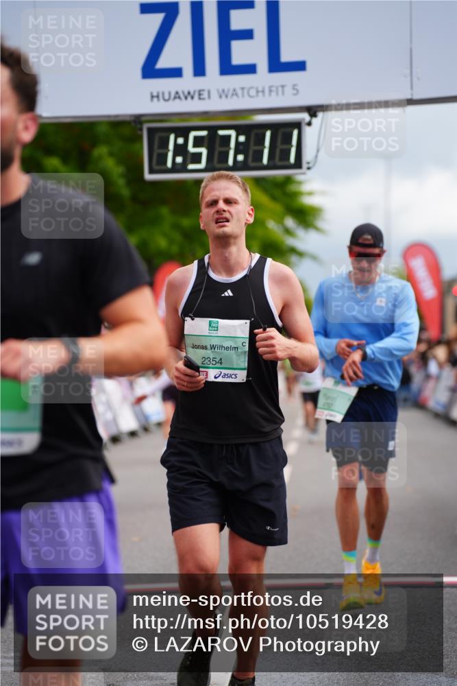 20.09.2026 - PSD Bank Halbmarathon LAZAROV Photography http://msf.ph/oto/10519428 20.09.2026 11:57:10 Ziel 1700, 2079, 2104, 2354, 3079, 3442, 3784, 3927, 4671, 4752, 4753 meine-sportfotos.de
