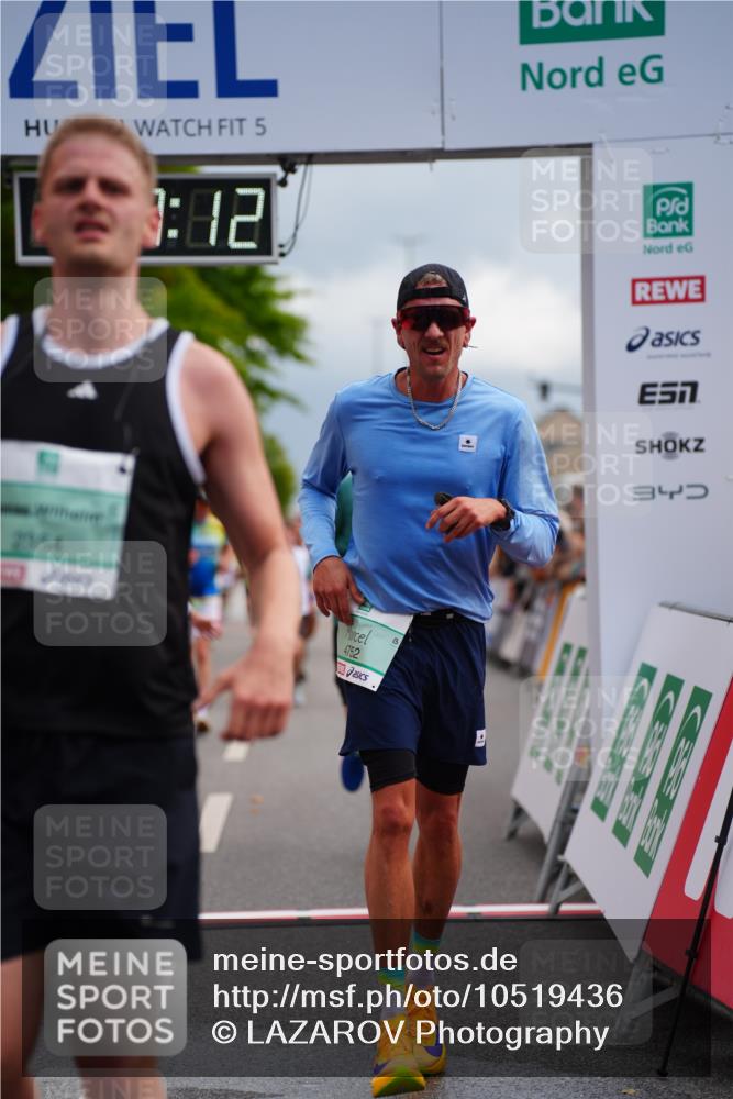 20.09.2026 - PSD Bank Halbmarathon LAZAROV Photography http://msf.ph/oto/10519436 20.09.2026 11:57:11 Ziel 1249, 1685, 1700, 2079, 2104, 2354, 3079, 3442, 3784, 3927, 4671, 4752, 4753 meine-sportfotos.de