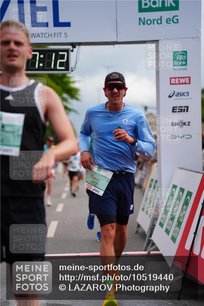 20.09.2026 - PSD Bank Halbmarathon LAZAROV Photography http://msf.ph/oto/10519440 20.09.2026 11:57:11 Ziel 1249, 1685, 1700, 2079, 2104, 2354, 3079, 3442, 3784, 3927, 4671, 4752, 4753 meine-sportfotos.de