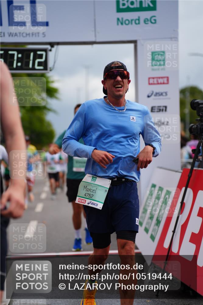 20.09.2026 - PSD Bank Halbmarathon LAZAROV Photography http://msf.ph/oto/10519444 20.09.2026 11:57:12 Ziel 1249, 1685, 1700, 2079, 2104, 2354, 3079, 3442, 3784, 3927, 4302, 4671, 4752, 4753 meine-sportfotos.de
