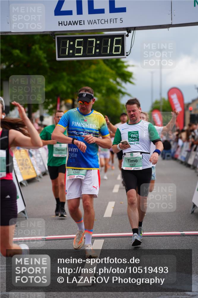 20.09.2026 - PSD Bank Halbmarathon LAZAROV Photography http://msf.ph/oto/10519493 20.09.2026 11:57:16 Ziel 1249, 1263, 1685, 1700, 1986, 2079, 2104, 2354, 3640, 3784, 4302, 4464, 4671, 4752 meine-sportfotos.de