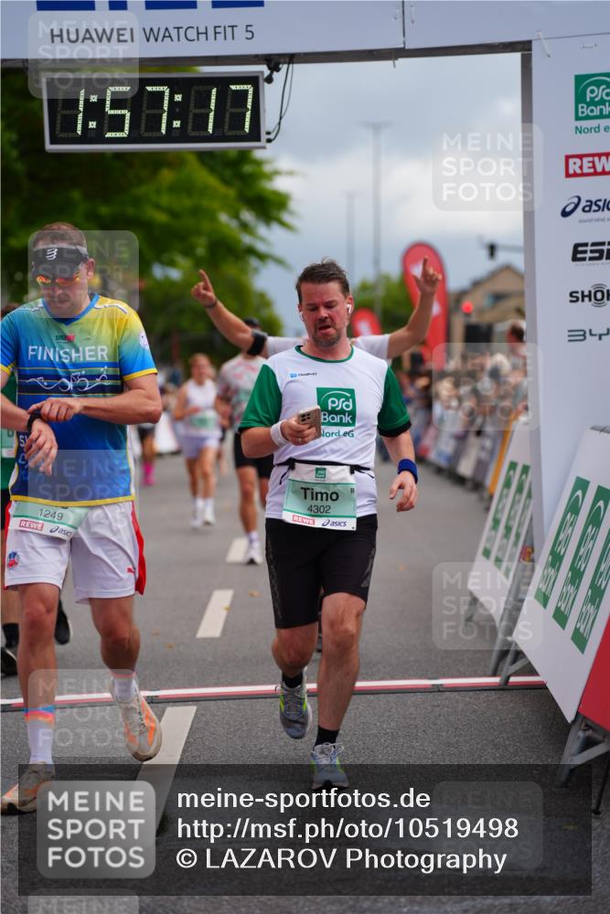 20.09.2026 - PSD Bank Halbmarathon LAZAROV Photography http://msf.ph/oto/10519498 20.09.2026 11:57:16 Ziel 1249, 1263, 1685, 1700, 1986, 2079, 2104, 2354, 3640, 3784, 4302, 4464, 4671, 4752 meine-sportfotos.de