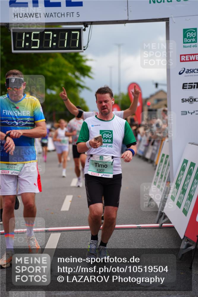 20.09.2026 - PSD Bank Halbmarathon LAZAROV Photography http://msf.ph/oto/10519504 20.09.2026 11:57:17 Ziel 1249, 1263, 1685, 1700, 1986, 2104, 2354, 2421, 2480, 3640, 4302, 4464, 4671, 4752 meine-sportfotos.de