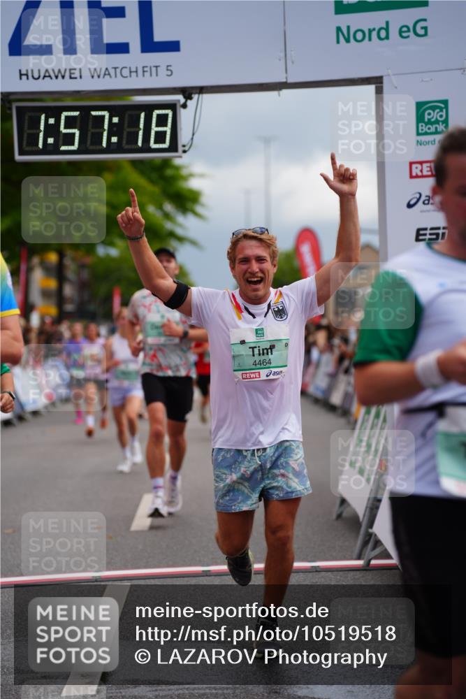 20.09.2026 - PSD Bank Halbmarathon LAZAROV Photography http://msf.ph/oto/10519518 20.09.2026 11:57:18 Ziel 1249, 1263, 1685, 1700, 1986, 2104, 2421, 2480, 3640, 4302, 4464, 4752 meine-sportfotos.de
