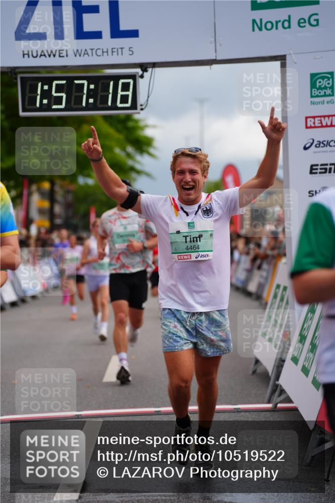 20.09.2026 - PSD Bank Halbmarathon LAZAROV Photography http://msf.ph/oto/10519522 20.09.2026 11:57:18 Ziel 1249, 1263, 1685, 1700, 1986, 2104, 2421, 2480, 3640, 4302, 4464, 4752 meine-sportfotos.de